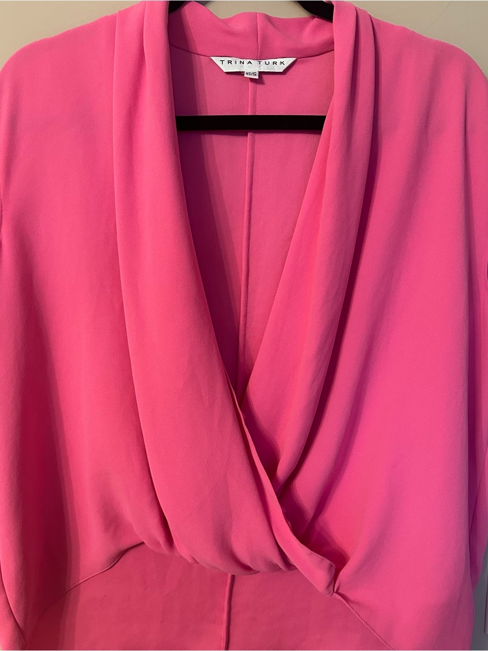 Trina Turk Concourse 2 Draped V-Neck Cap-Sleeve Top Size XS/ Small Hot Pink - Picture 10 of 11